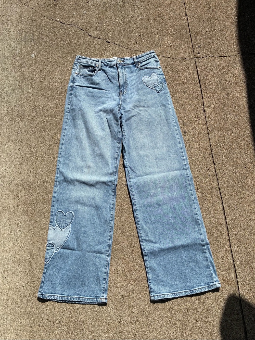 No Boundaries woman’s High Rise Baggy Wide Leg Jeans with Heart Patch